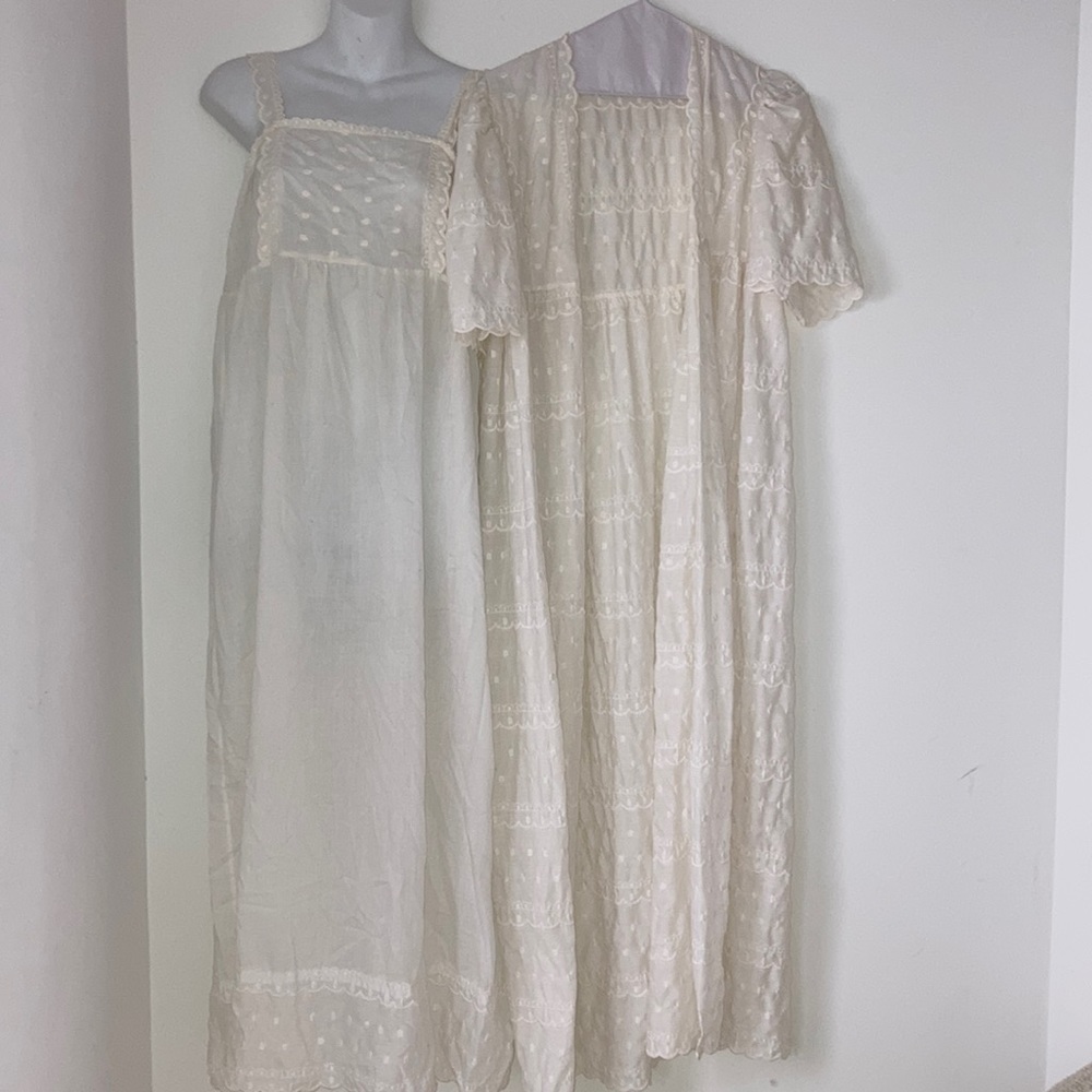 Vintage Cotton Lace Embroidered Lingerie Set: Peignoir  Size Small